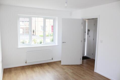 Lyn Living Room DifRent.jpg