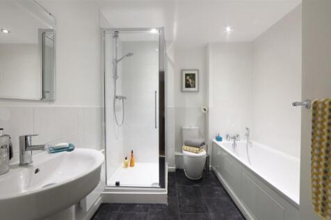 Bathroom.JPG