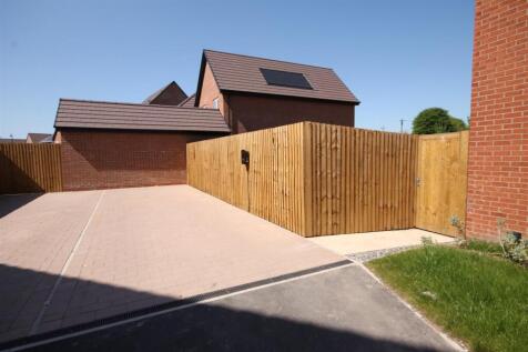 Driveway for 2 cars and EVC point