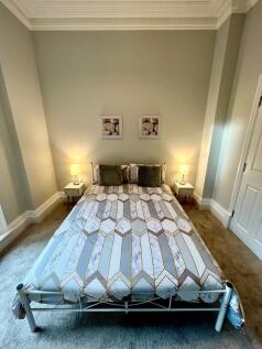 Bed 2.jpg