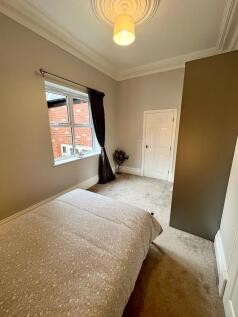 Bedroom 1.jpg