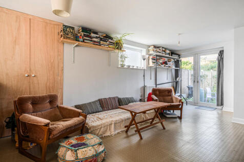 1372559-8-68fb5a9...