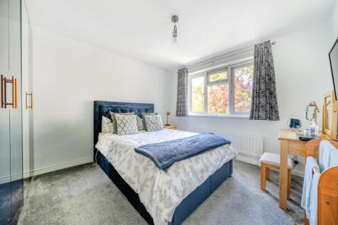 1359512-7-68daa71...