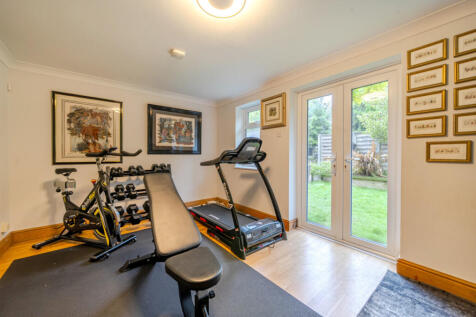 1362154-4-68df8ad...