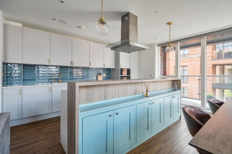 1371482-5-68f79ad...