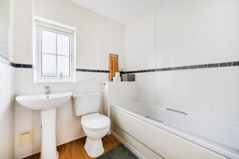 1372530-3-68f9f8c...