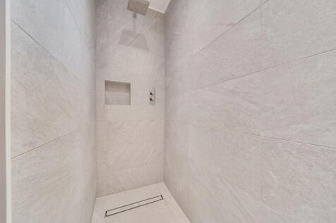 1365940-18-68ee4a...