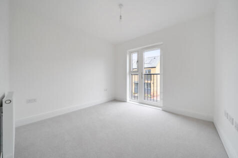 1388557-12-693808...