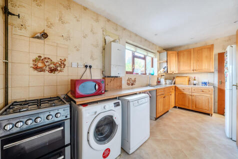 1385224-17-6925a8...