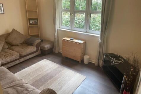 5277-20210528150411-Duff-Street-Living-Room