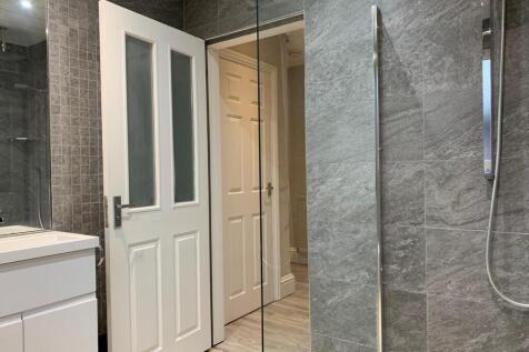 4994-20201214113549-bathroom-1