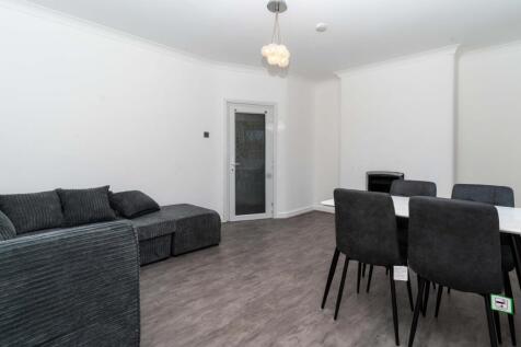Waterfoot Lounge