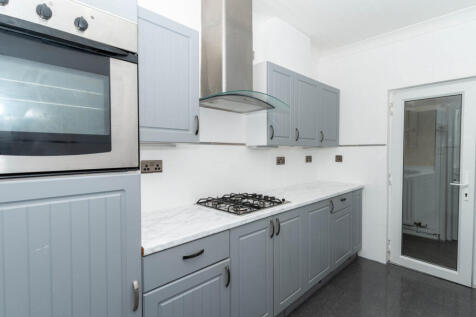 Waterfoot kitchen3