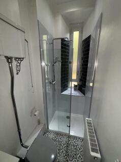 1.1 43FD Bathroom