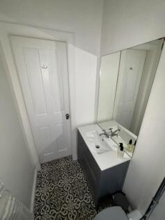 1.1 43 FD Bathroom1