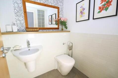 3090-20180529035847-bathroom1