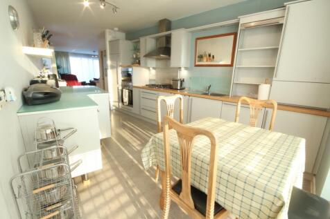 3090-20180530101342-05-Ascot-Court-5-Flat-3.1-b-