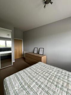 bedroom 2 (2)