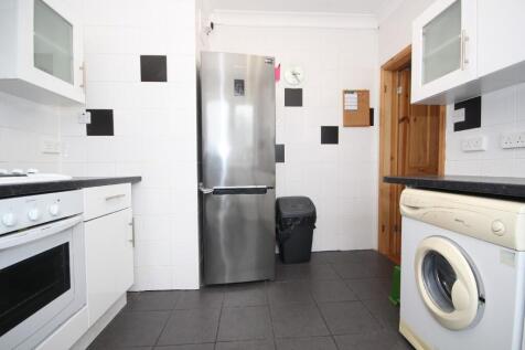 5178-20210404190015-18-Swinton-Drive-0013