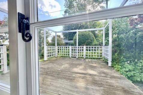 Garden - Side Deck.jpeg