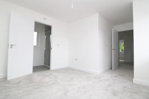 bedroom 5.jpg