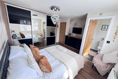 Bedroom_2_2.jpg