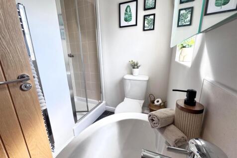 Bedroom2_ensuite.jpg