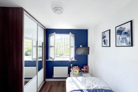 Bedroom_5.jpg