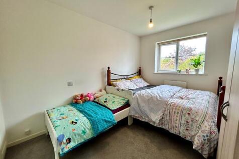 bed-1_69b5-8342-ad9a-2deb-6881-e8e9-ef6b-53aa_2024