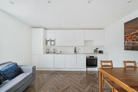 Lounge/Kitchen
