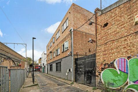 Hollybush Place