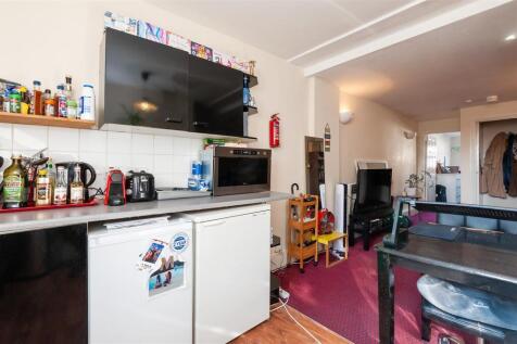 Lounge/Kitchen