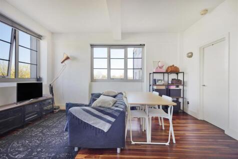 Reception/Dining/Bedroom