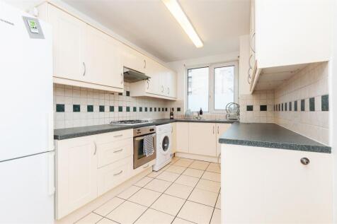 Open Plan Reception/Kitchen Area