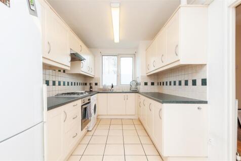 Open Plan Reception/Kitchen Area