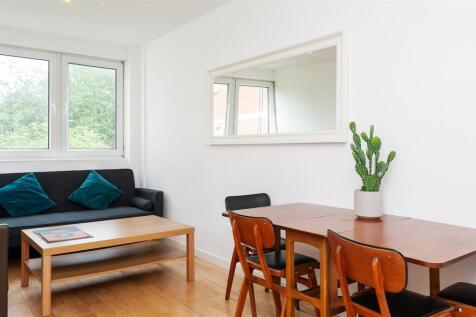 Open Plan Reception/Kitchen Area