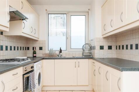 Open Plan Reception/Kitchen Area