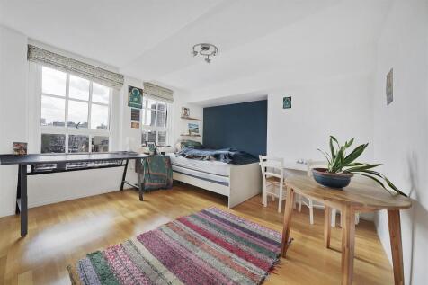 Reception/Bedroom