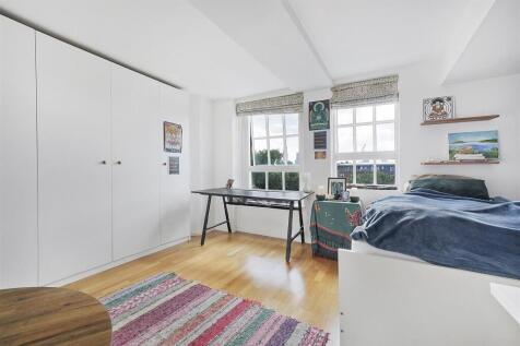 Reception/Bedroom