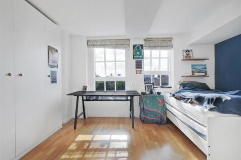 Reception/Bedroom