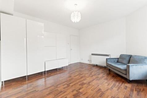 Studio Room