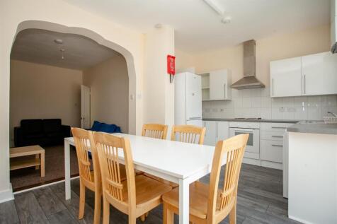 Kitchen/Dinning Area