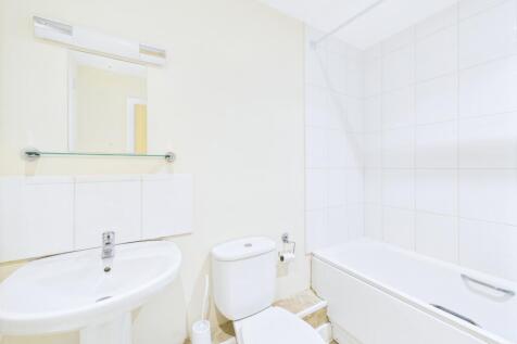 CAM01909G0-PR0340-STILL005