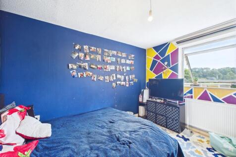CAM01909G0-PR0346-STILL012