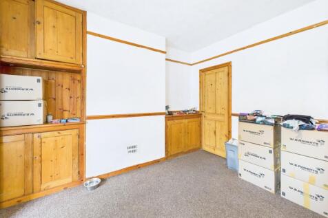 CAM01909G0-PR0356-STILL003