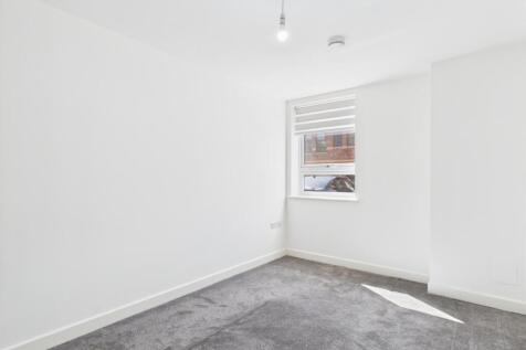 CAM01909G0-PR0367-STILL004