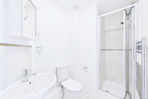 CAM01909G0-PR0372-STILL006