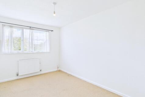 CAM01909G0-PR0389-STILL017