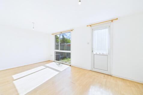 CAM01909G0-PR0389-STILL007