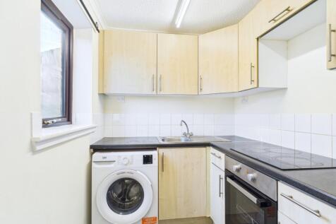 CAM01909G0-PR0426-STILL002